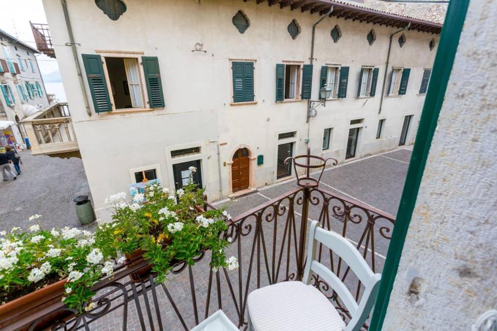 Elegante In Centro Apartment Torri Del Benaco