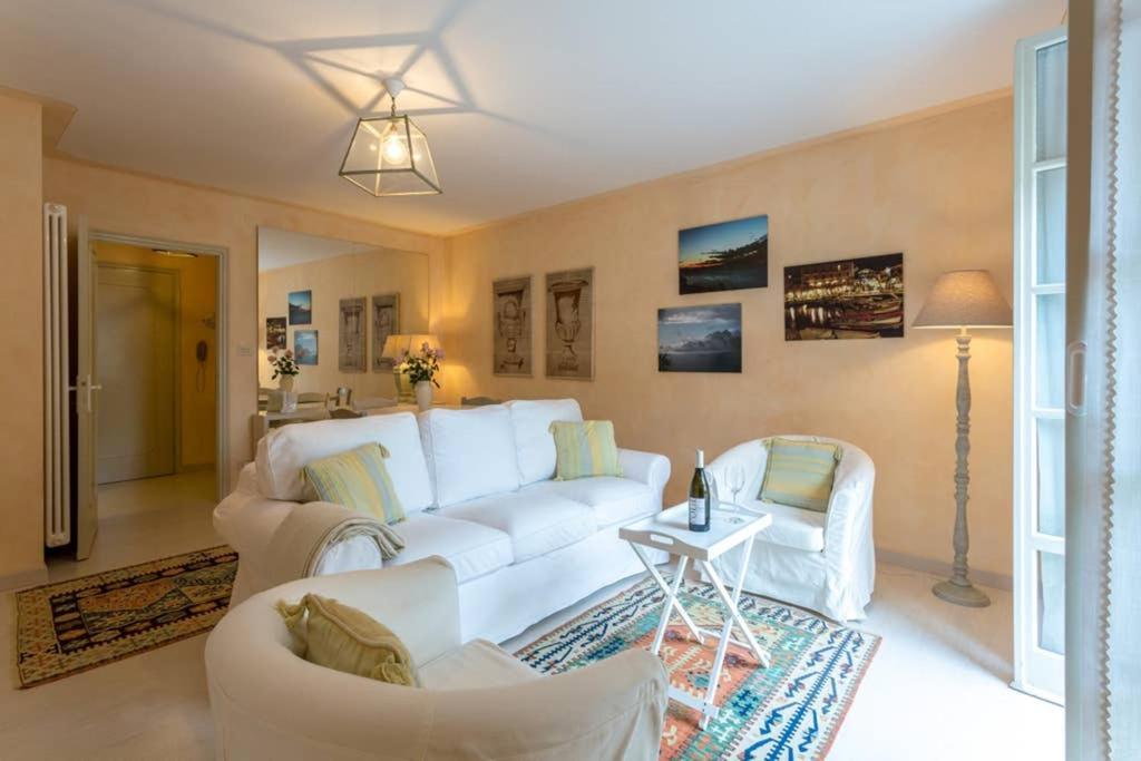 Elegante In Centro Apartment
